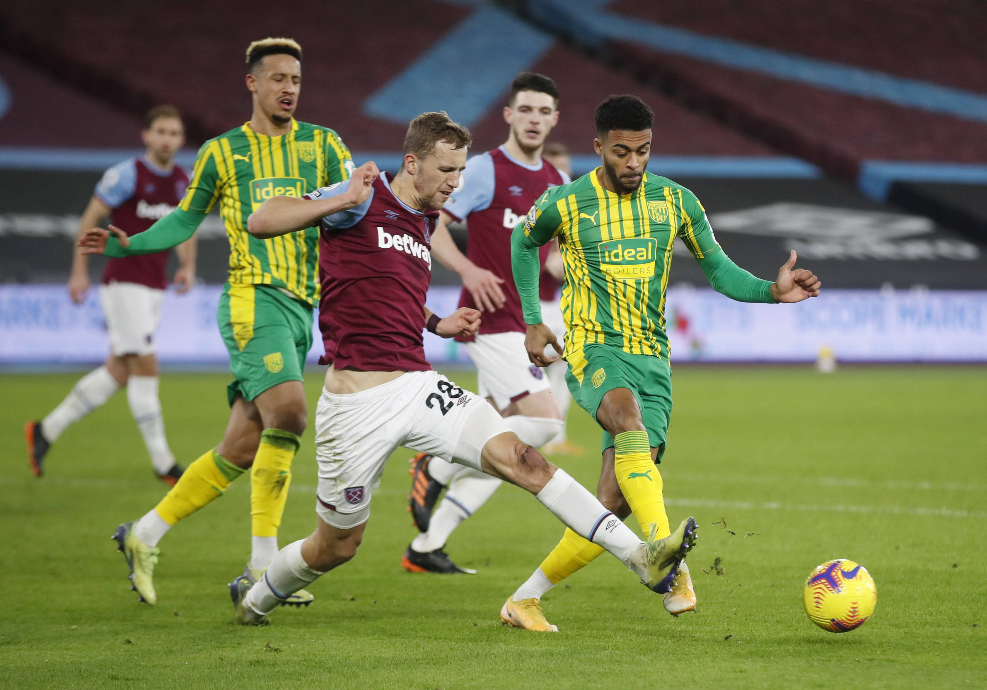 打破了场上 打破了场上